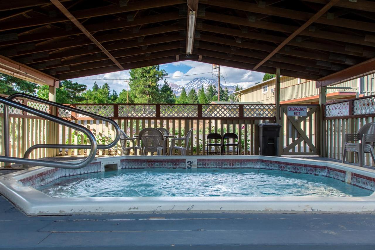 Swiss Holiday Lodge Mount Shasta Exterior photo