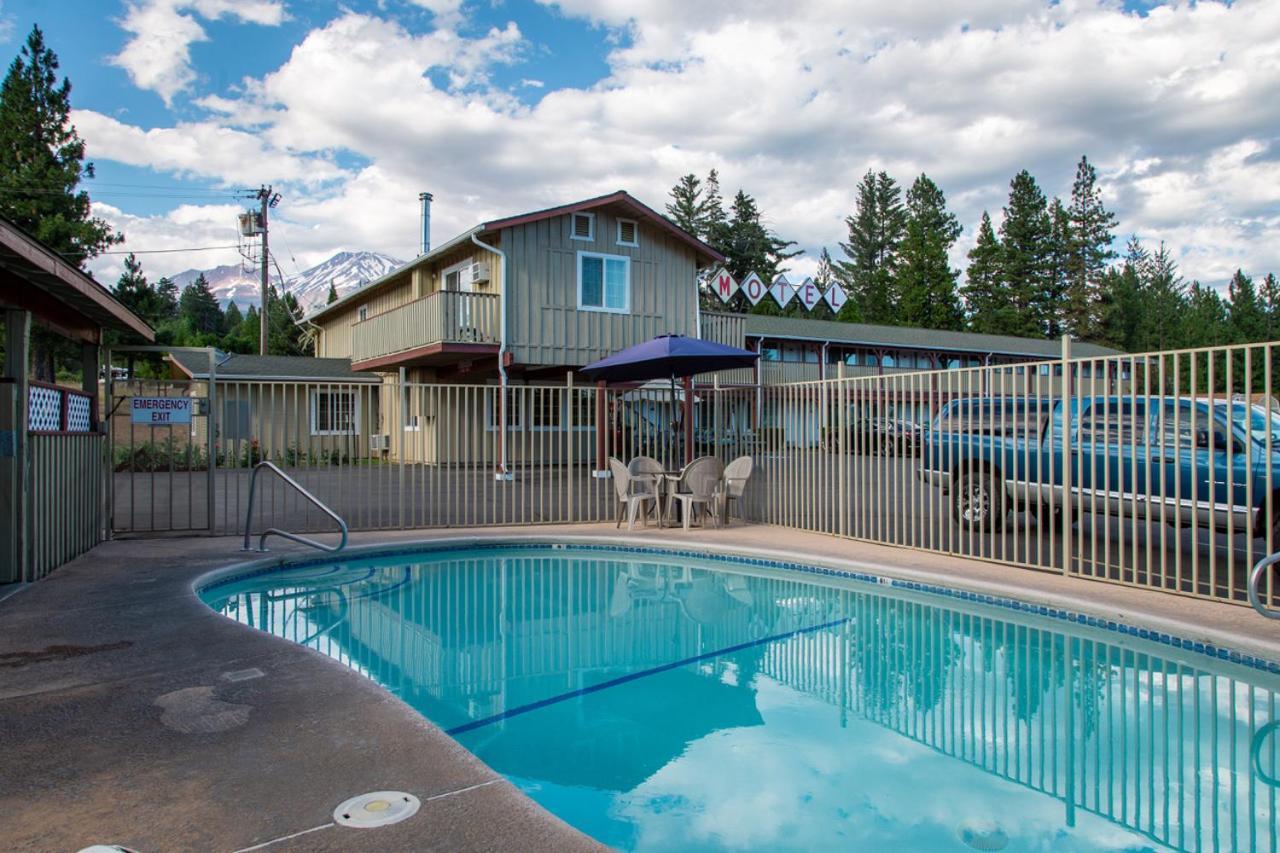 Swiss Holiday Lodge Mount Shasta Exterior photo