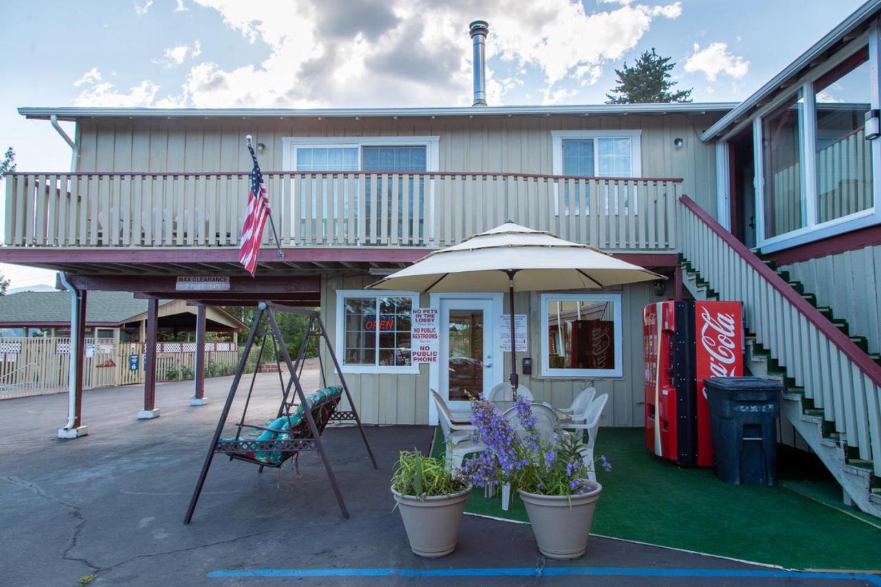 Swiss Holiday Lodge Mount Shasta Exterior photo