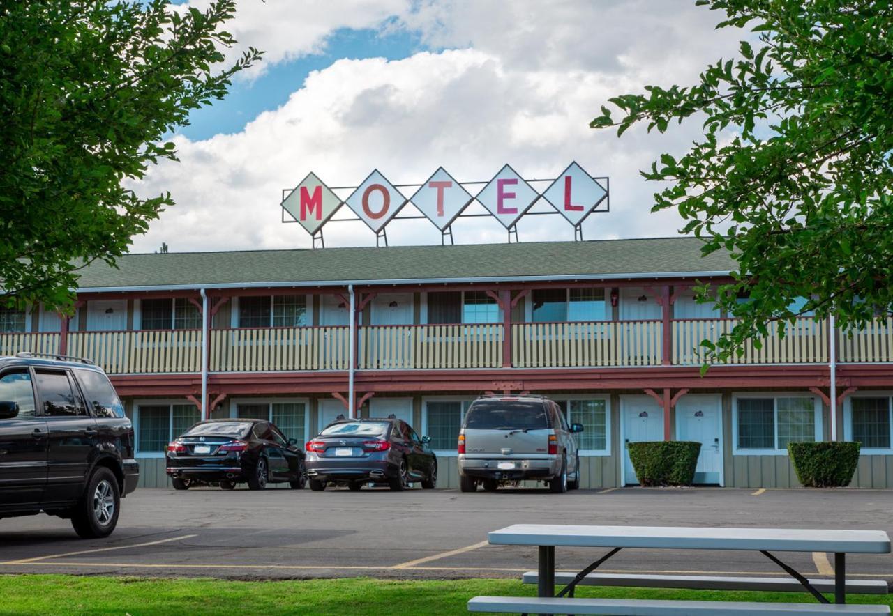 Swiss Holiday Lodge Mount Shasta Exterior photo